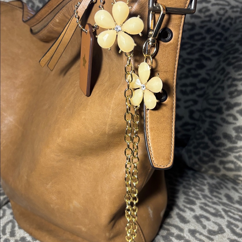 KB cream flower purse chain rhinestone flower girlie purse accessory